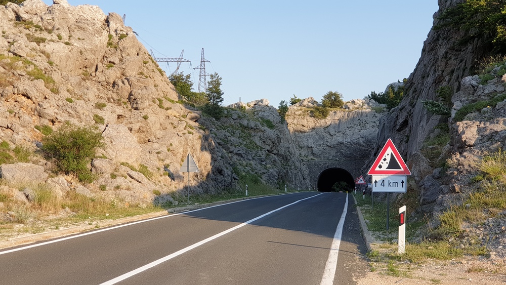 Tunel na prijevoju Prezid